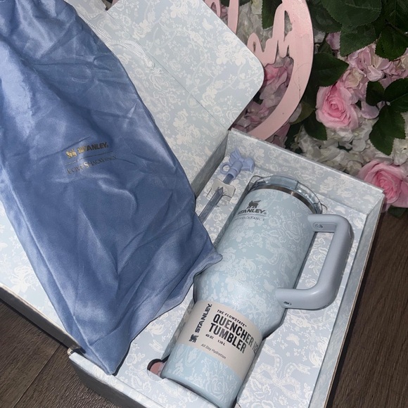 Stanley Light Blue Tumbler with Floral Pattern - Picture 3 of 3